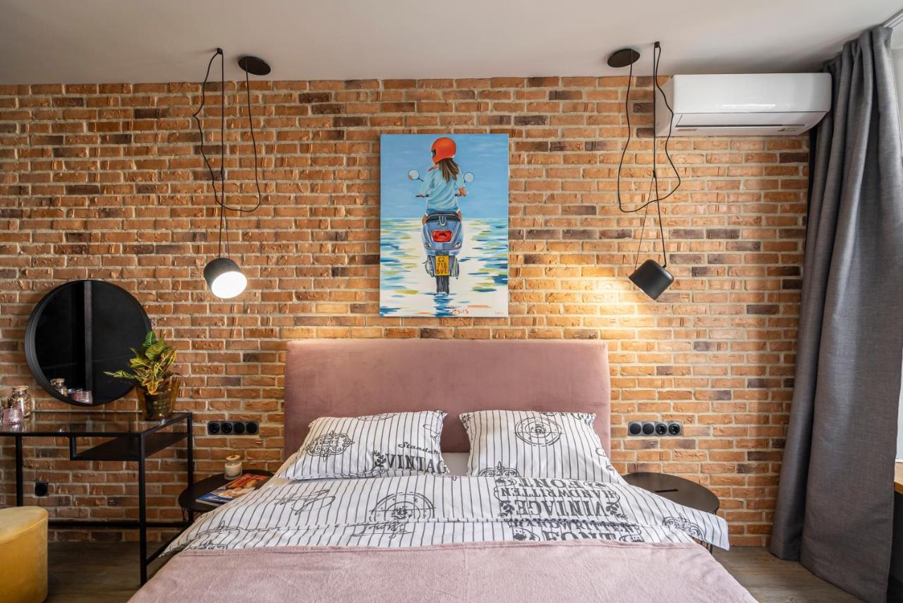 Slavutich Ecoloft Studios Kiev Bagian luar foto